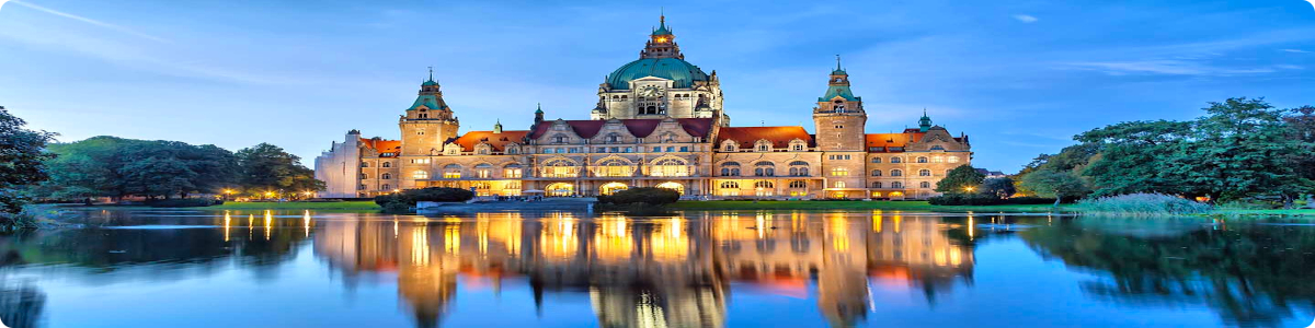 New City Hall of Hannover in the evening